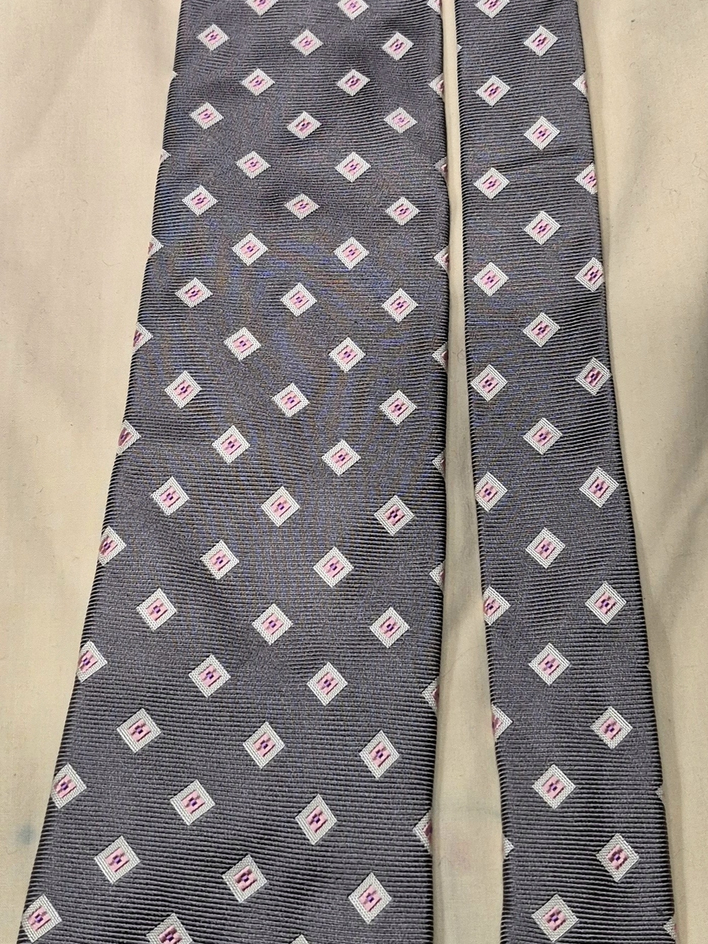 NWT Altea Milano Silk Tie Gray Geometric Pink Motif Made In Italy Luxury